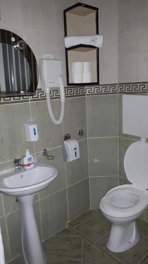 Apartmani Aida Ulcinj Exterior foto